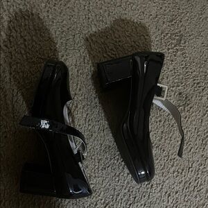 Mary Jane Glossy Black Heels